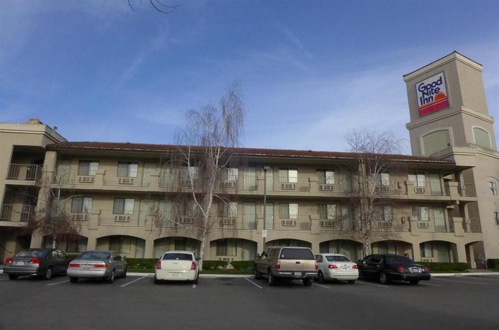 Inn At רונרט פארק מראה חיצוני תמונה
